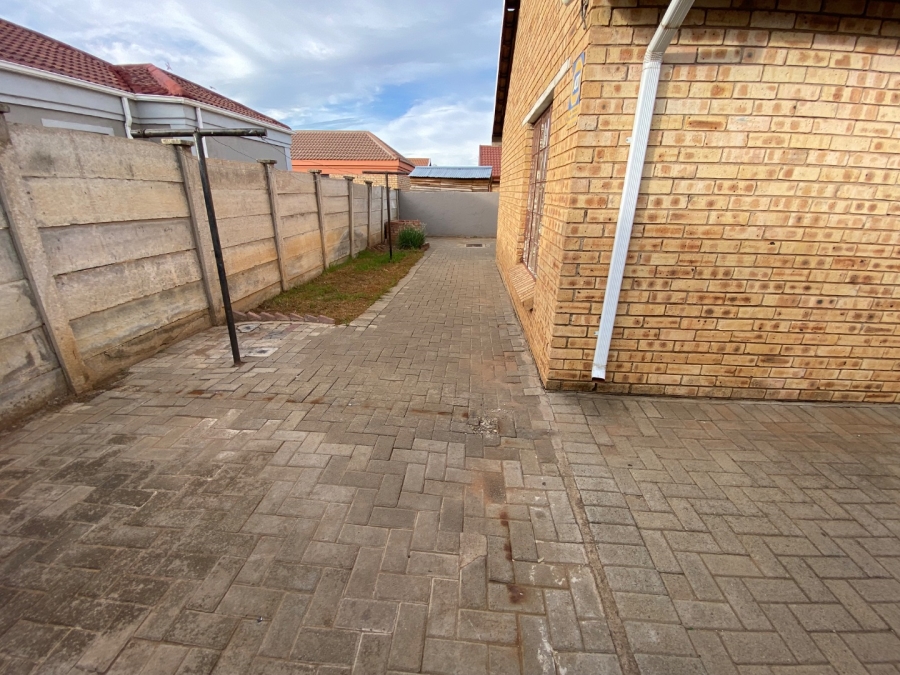 3 Bedroom Property for Sale in Vista Park Free State